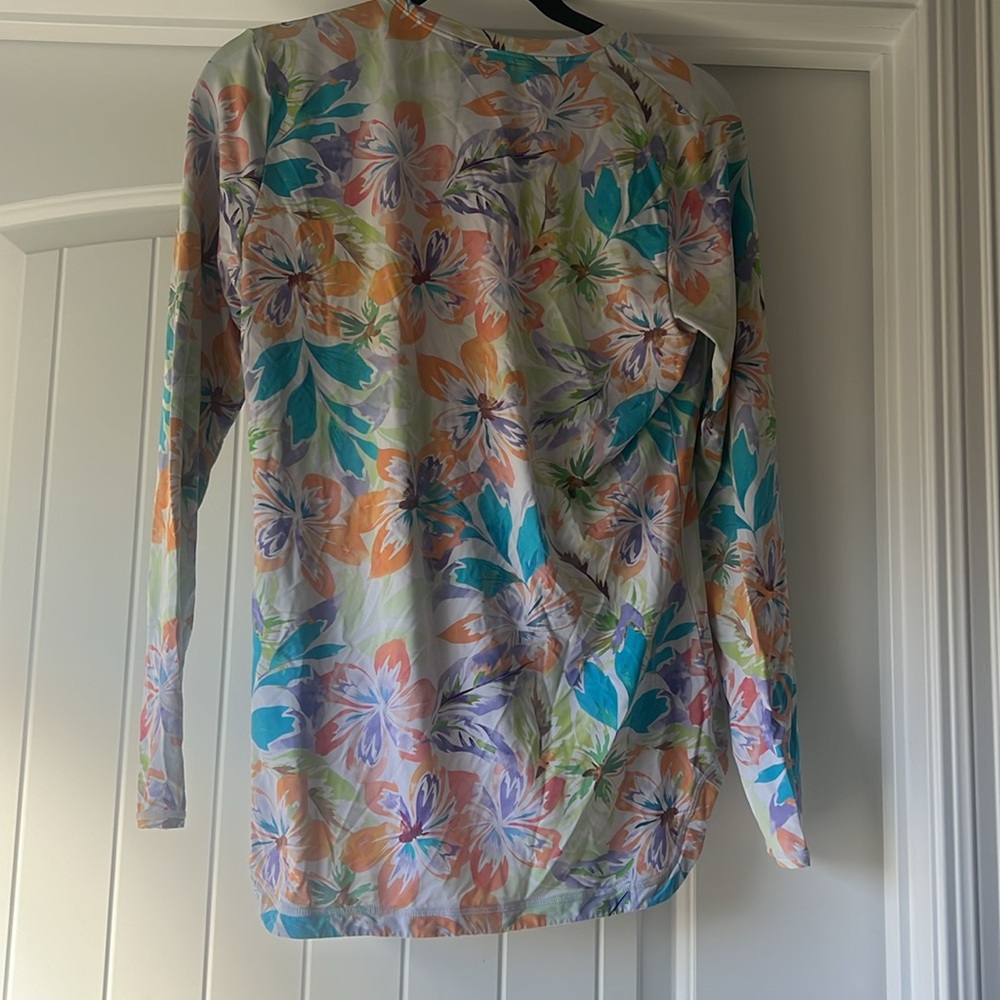 Roxy Women's Standard Rashguard - Picture 4 of 5